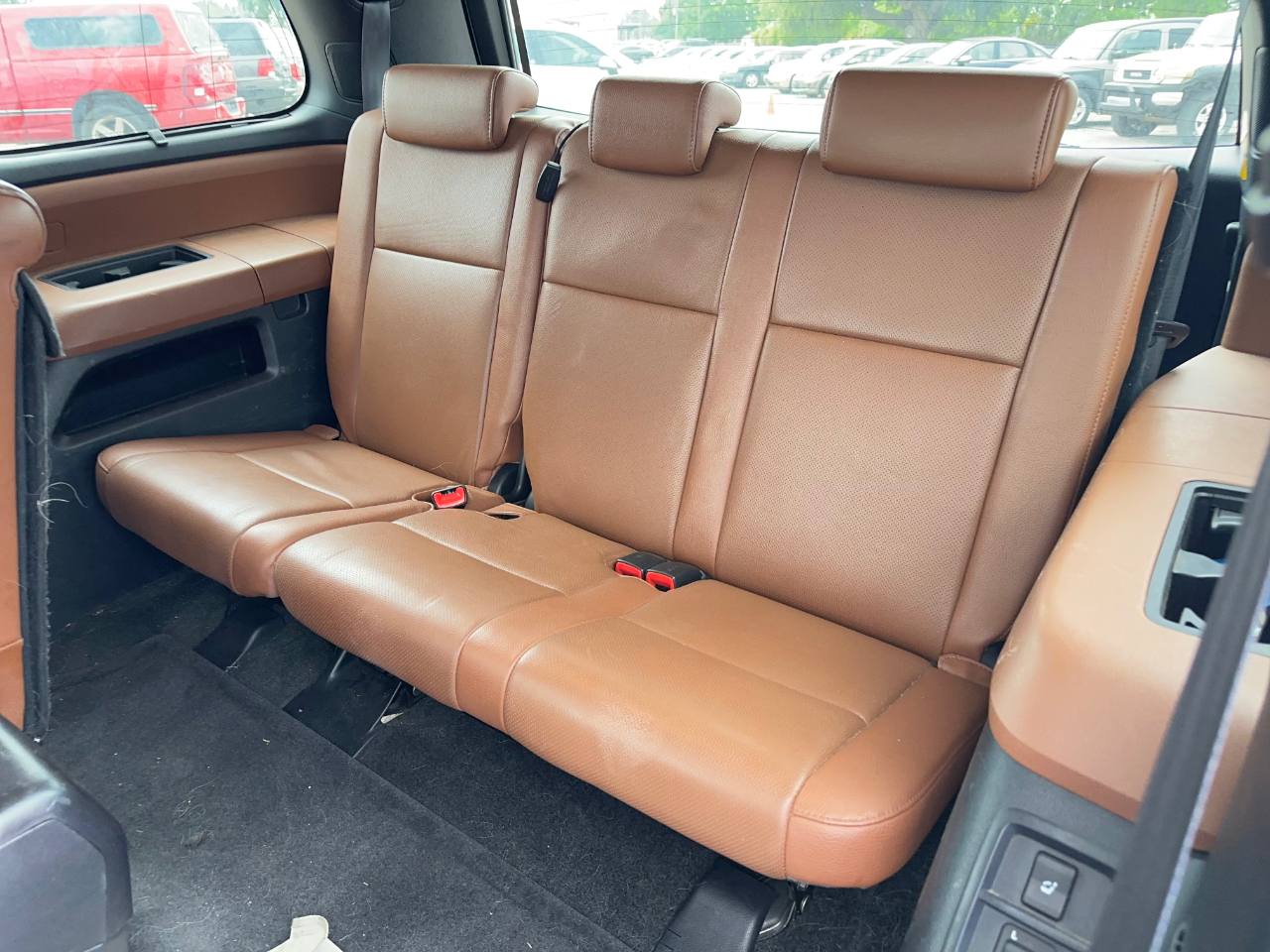 Toyota Sequoia Plantium 2WD 2011