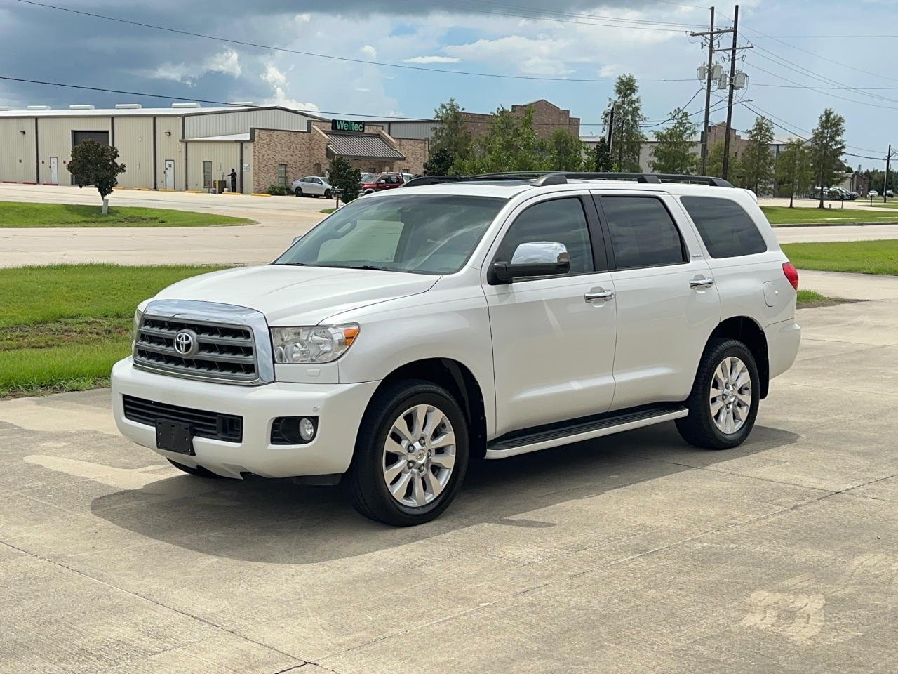 Toyota Sequoia Plantium 2WD 2011