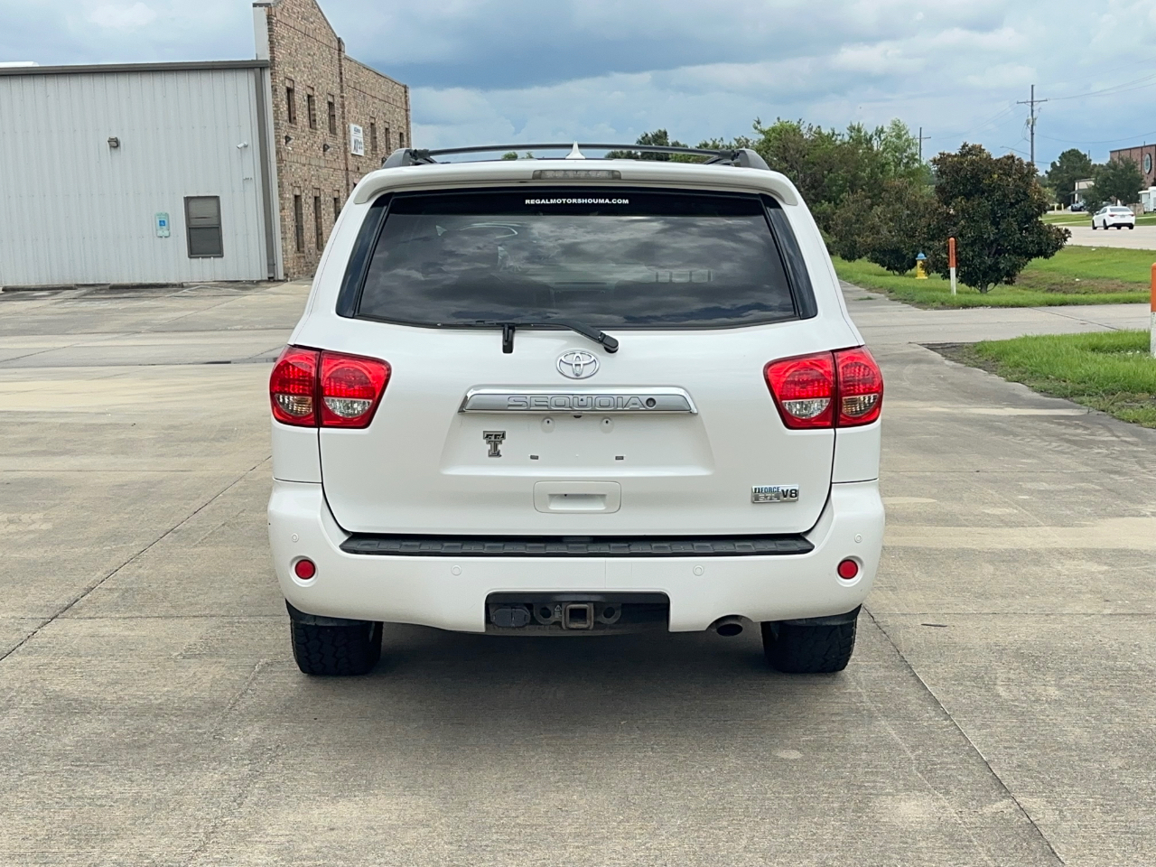 Toyota Sequoia Plantium 2WD 2011
