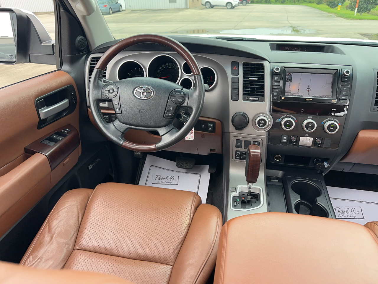 Toyota Sequoia Plantium 2WD 2011
