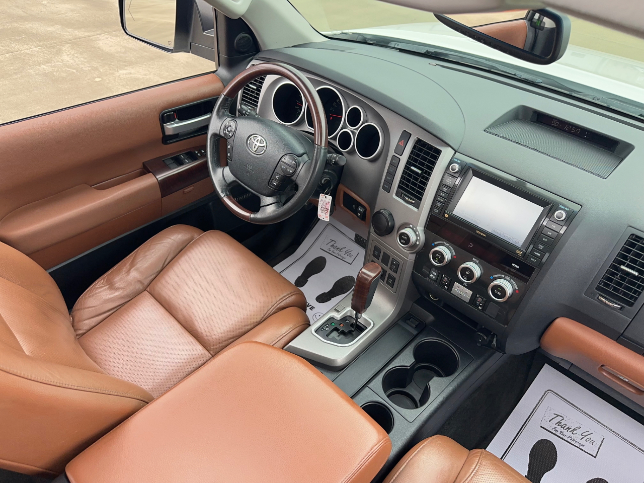 Toyota Sequoia Plantium 2WD 2011