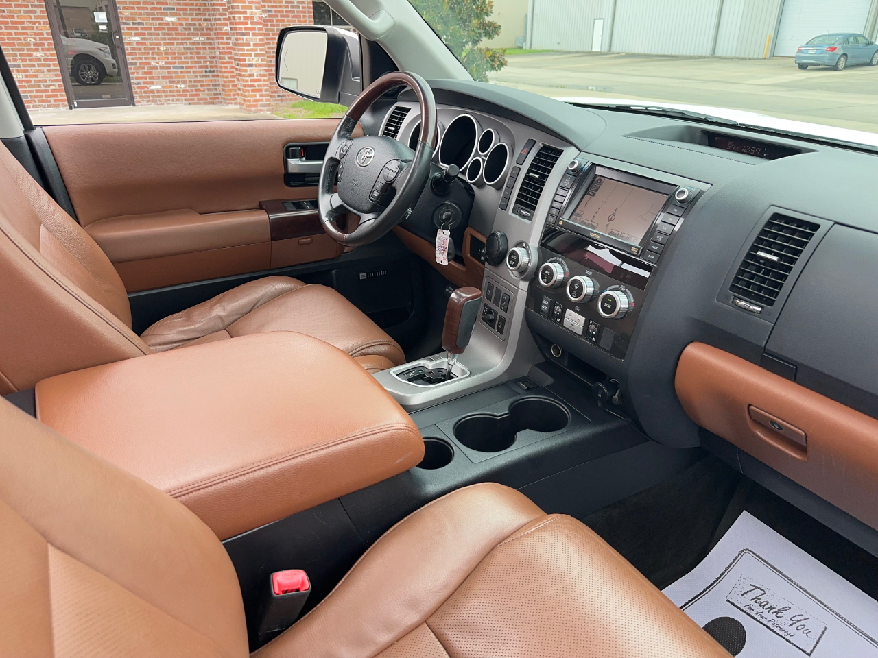 Toyota Sequoia Plantium 2WD 2011