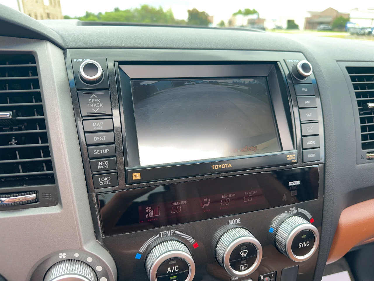 Toyota Sequoia Plantium 2WD 2011