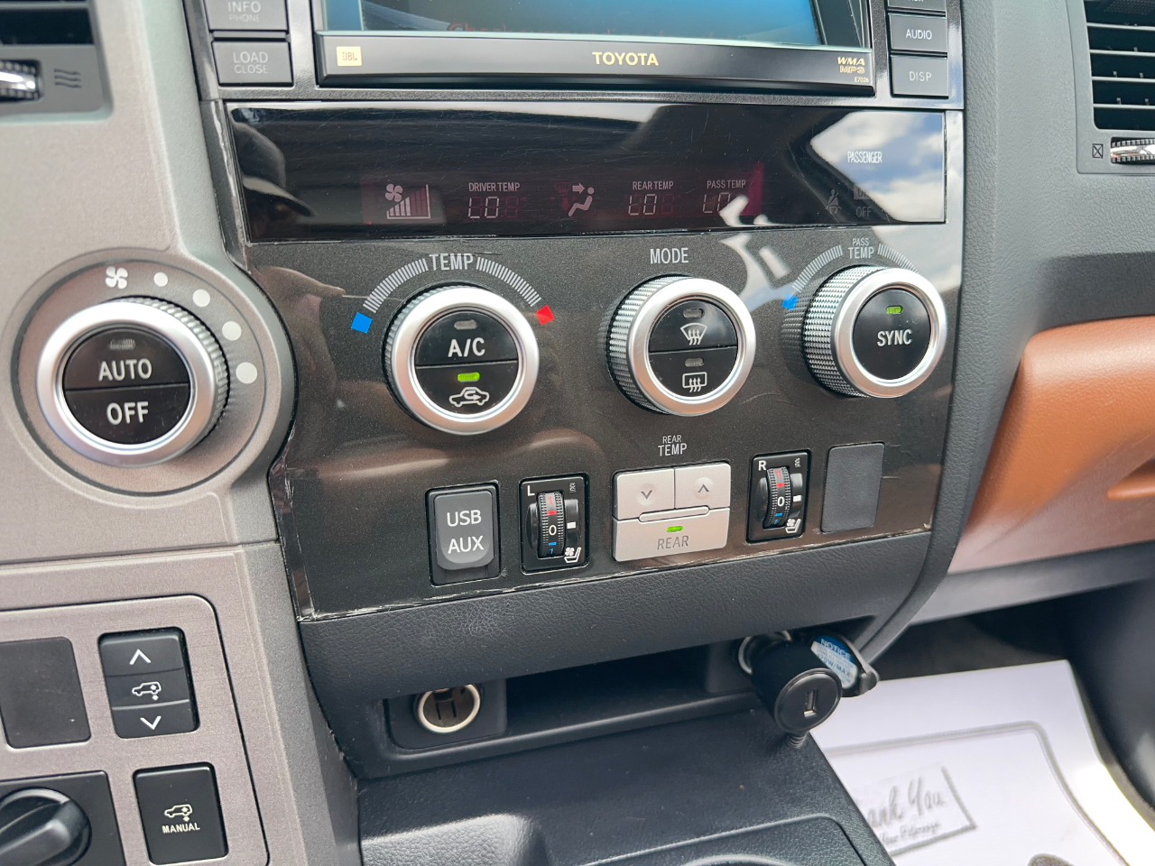 Toyota Sequoia Plantium 2WD 2011
