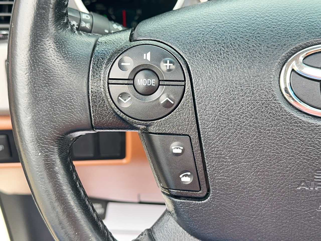 Toyota Sequoia Plantium 2WD 2011