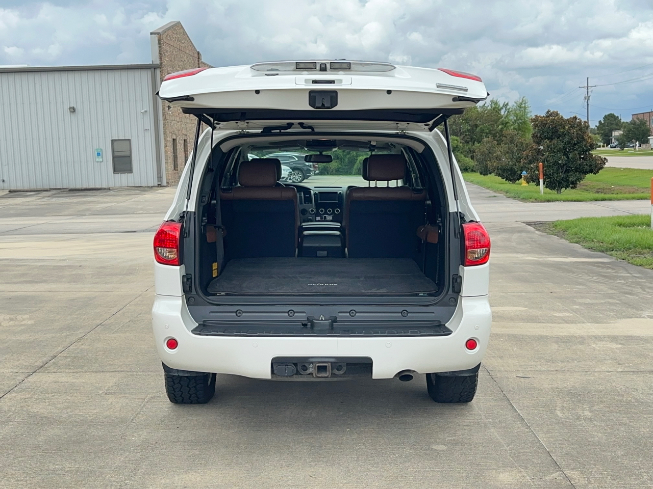 Toyota Sequoia Plantium 2WD 2011