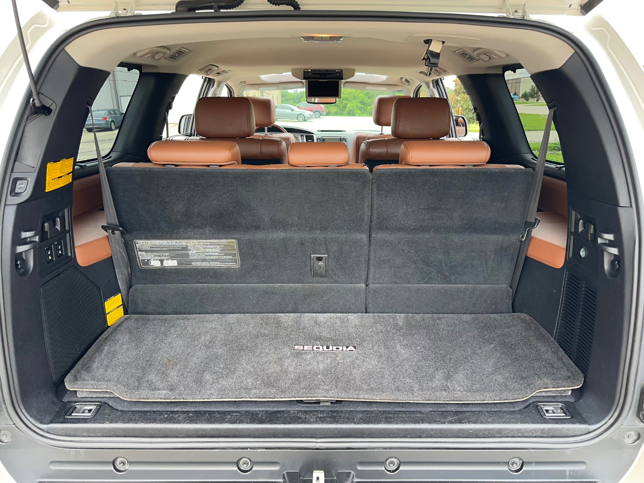Toyota Sequoia Plantium 2WD 2011