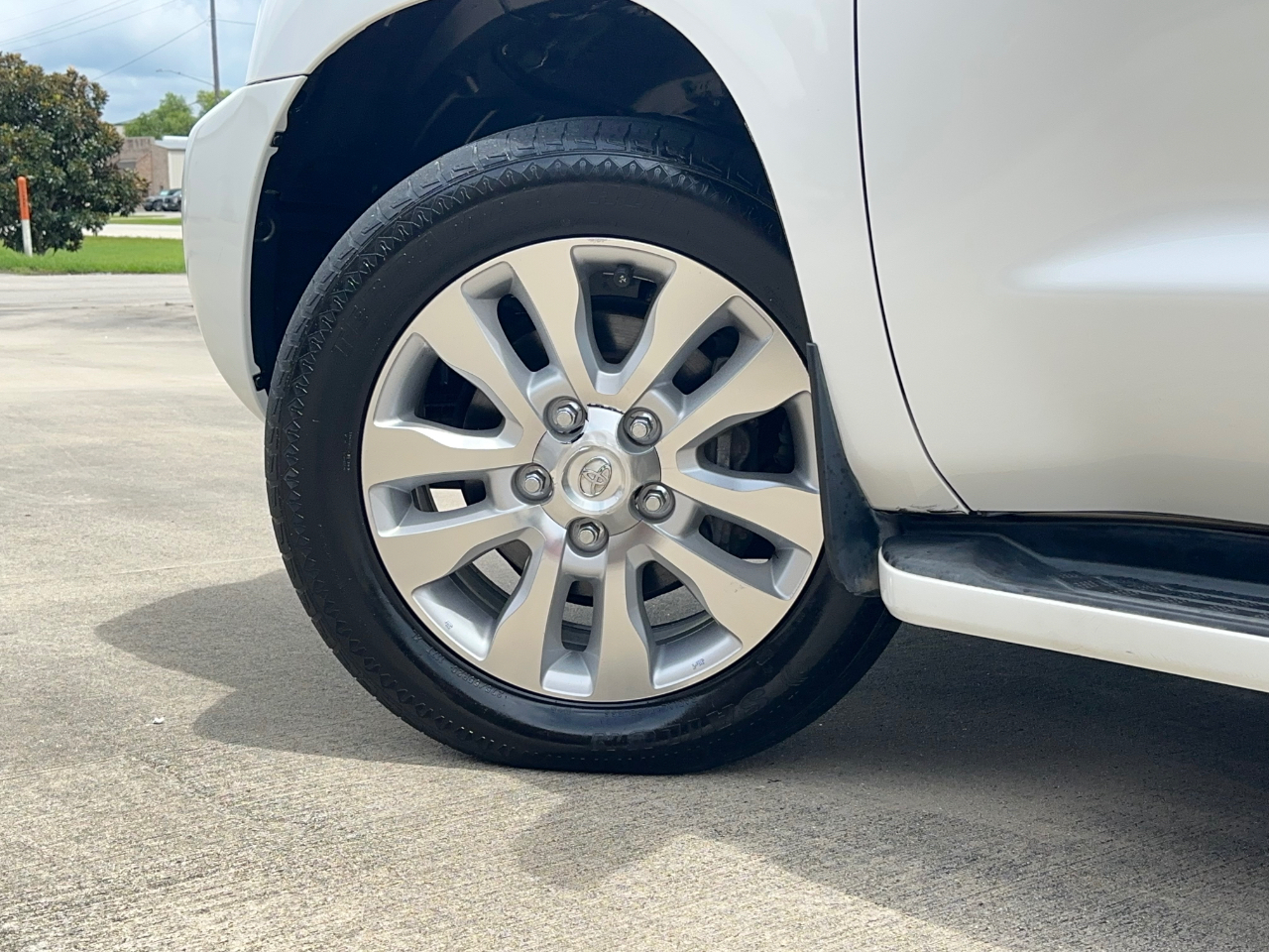 Toyota Sequoia Plantium 2WD 2011
