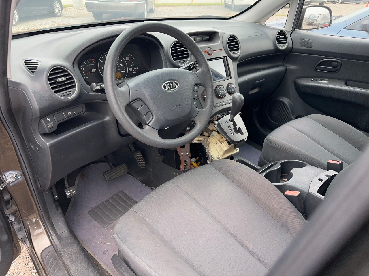 Kia Rondo LX 2009