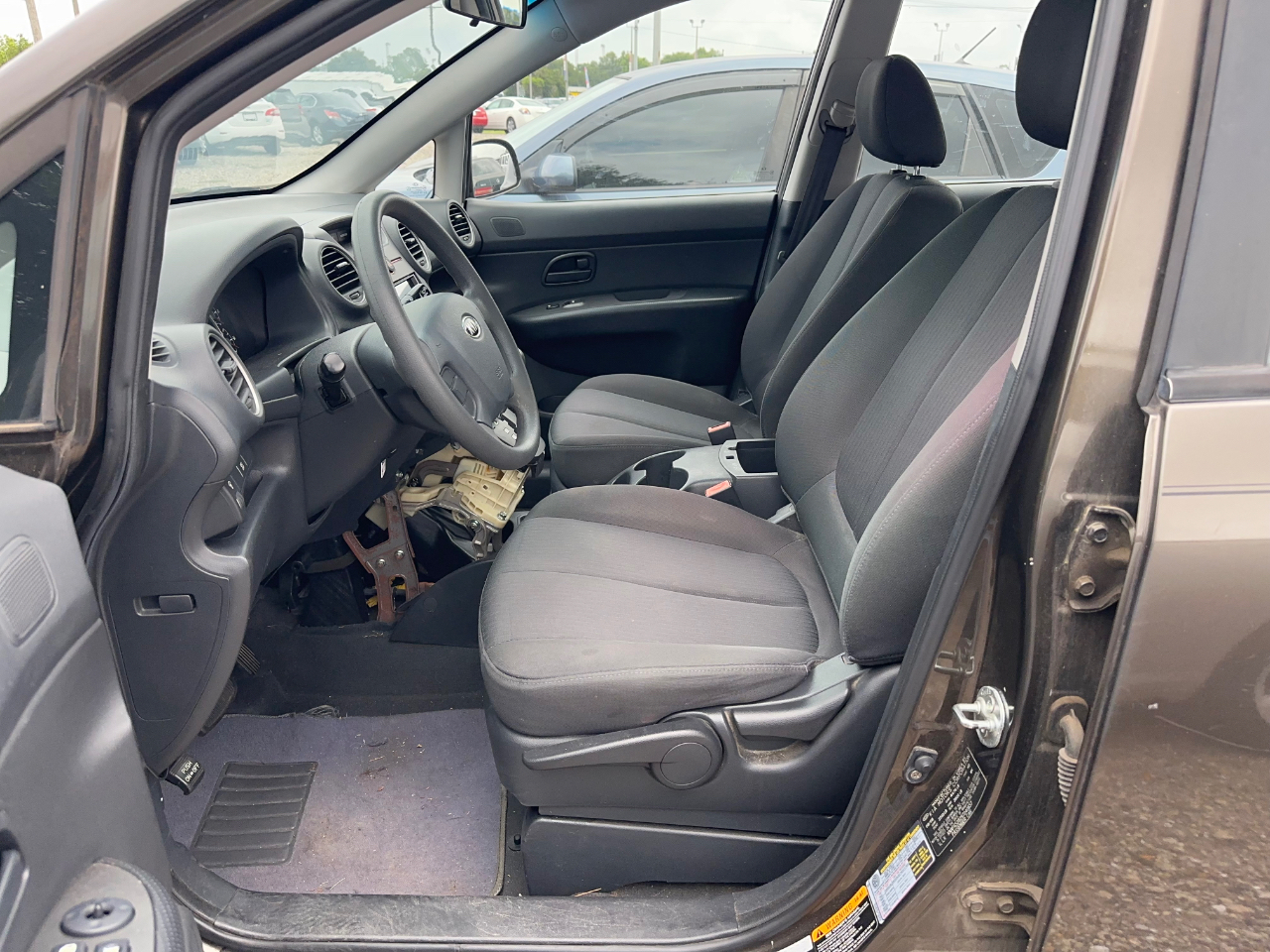 Kia Rondo LX 2009