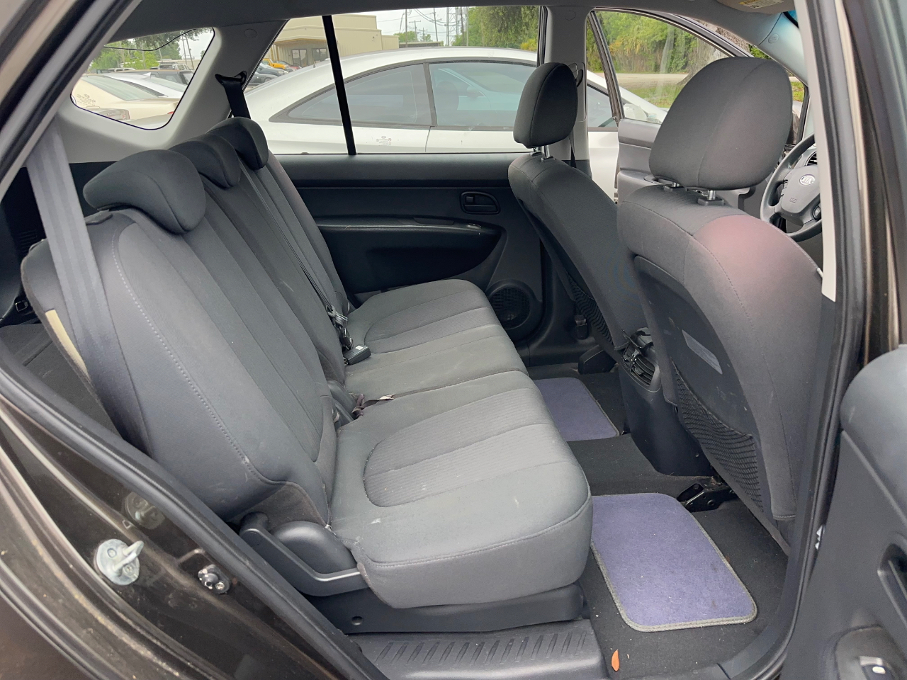 Kia Rondo LX 2009