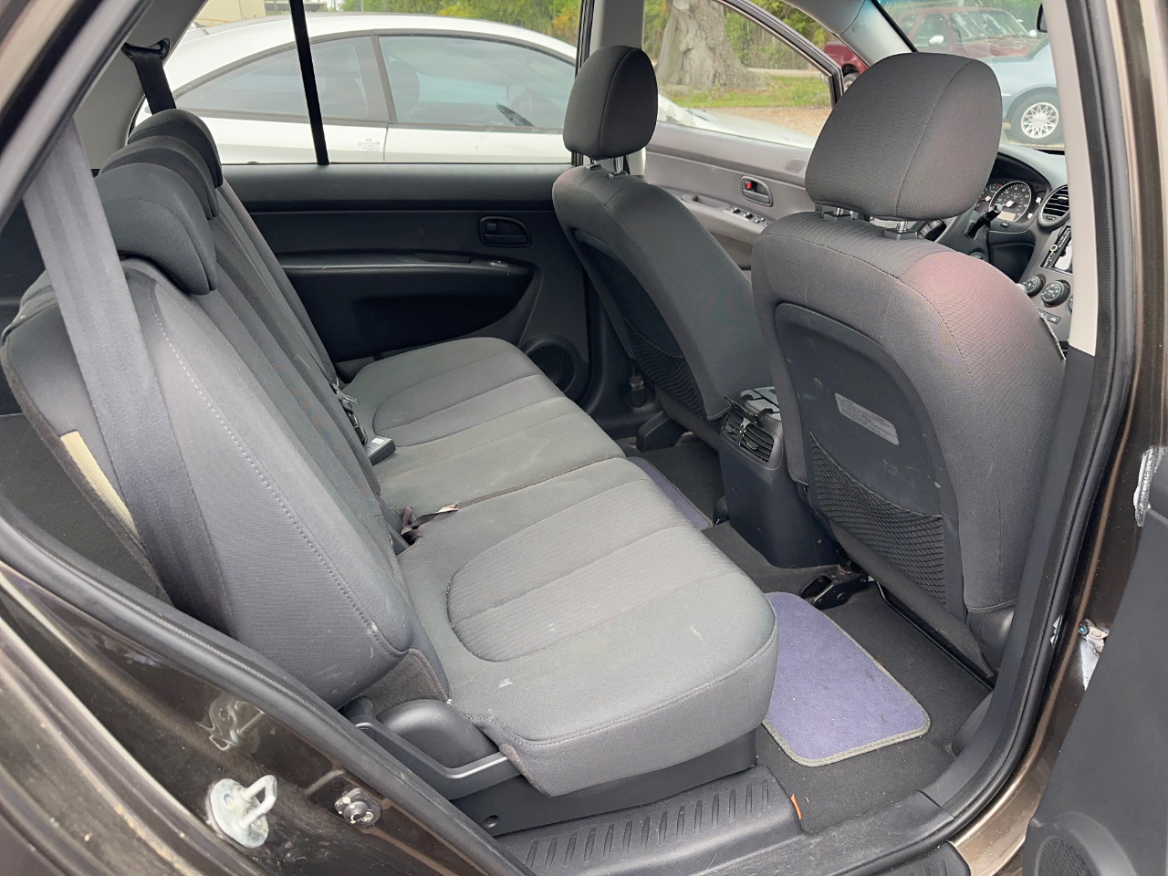 Kia Rondo LX 2009