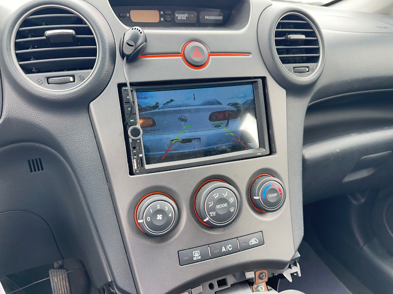 Kia Rondo LX 2009
