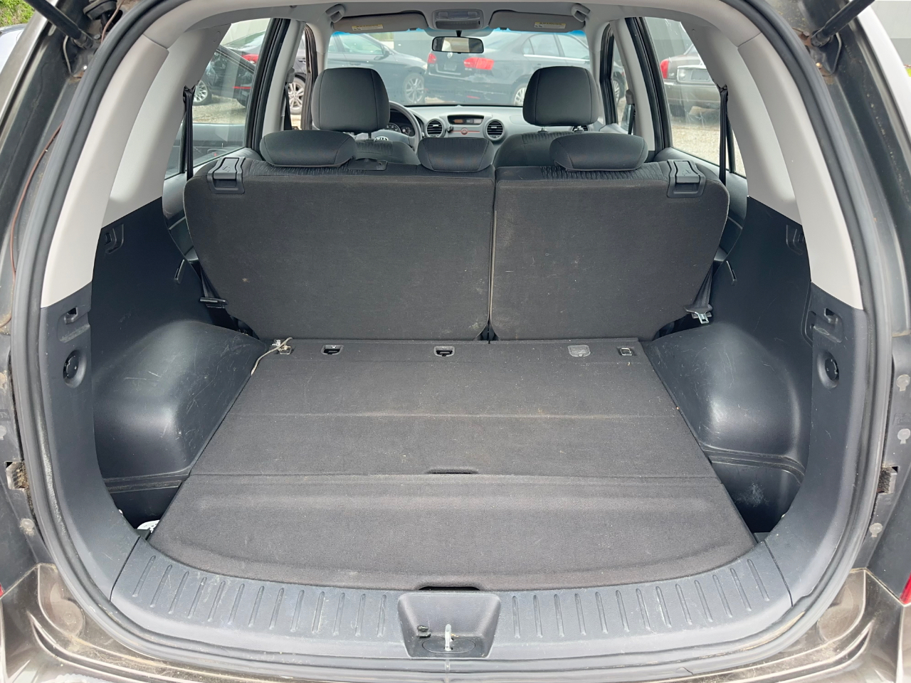 Kia Rondo LX 2009