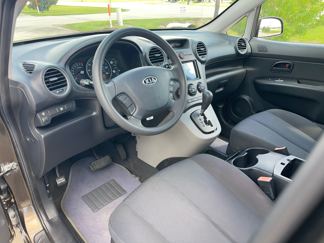 Kia Rondo LX 2009