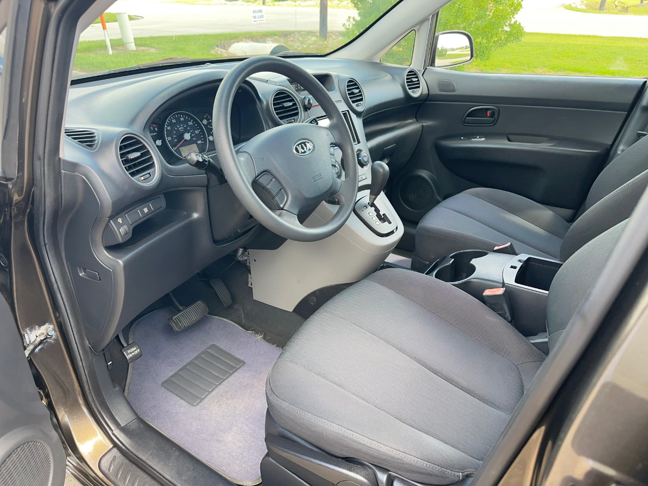 Kia Rondo LX 2009