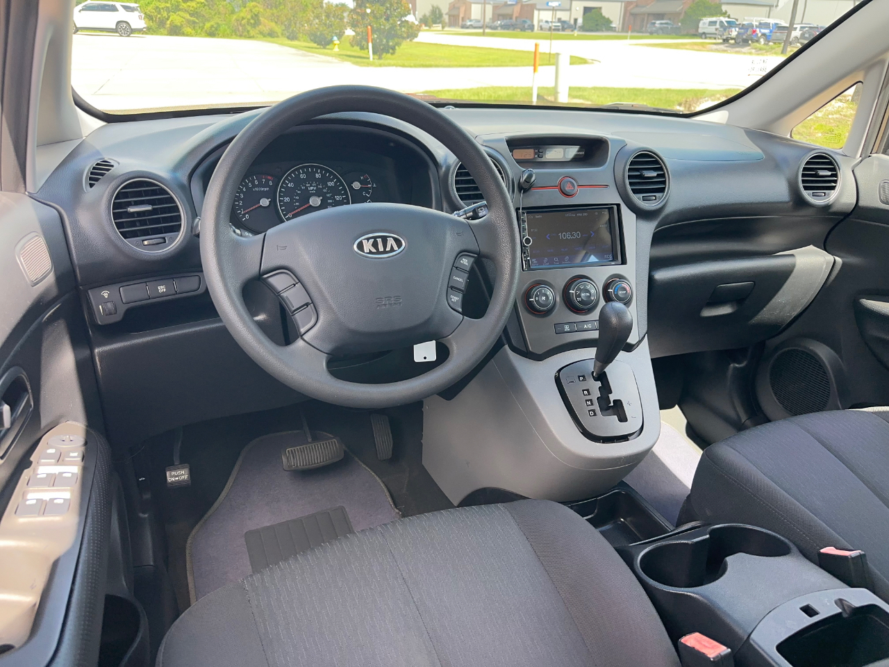 Kia Rondo LX 2009