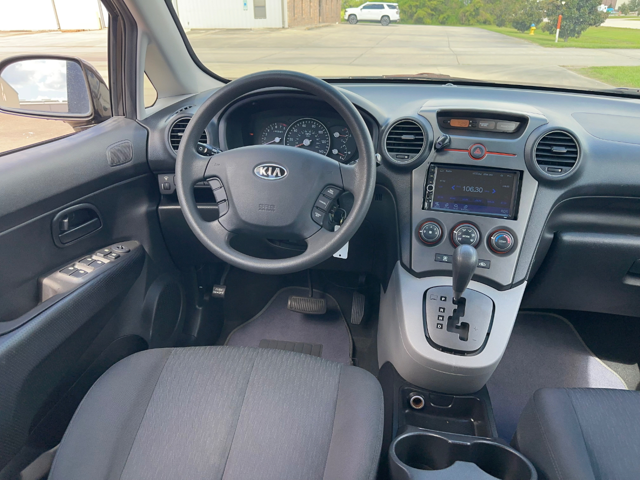 Kia Rondo LX 2009