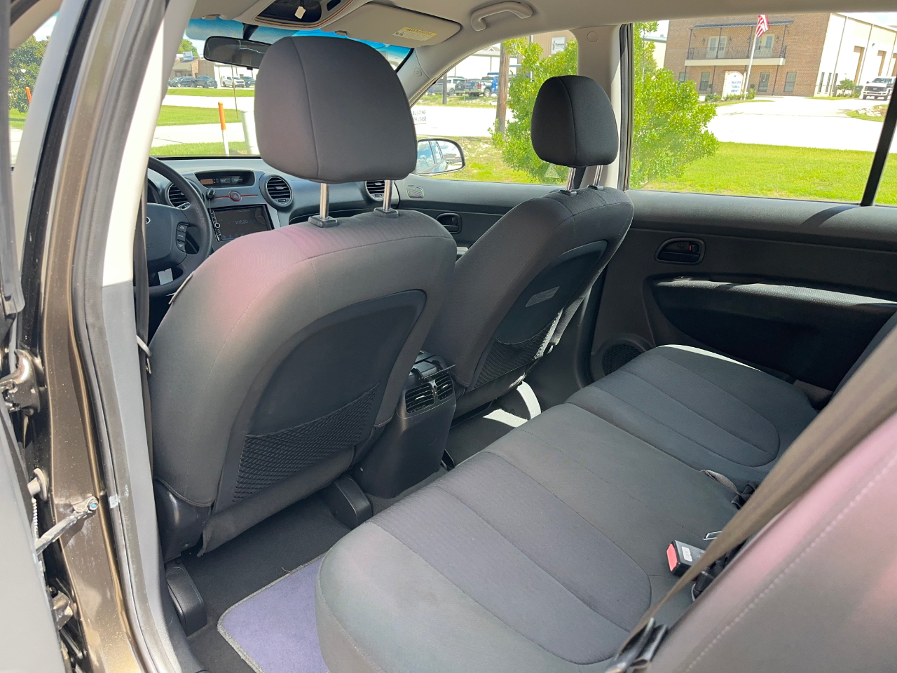 Kia Rondo LX 2009