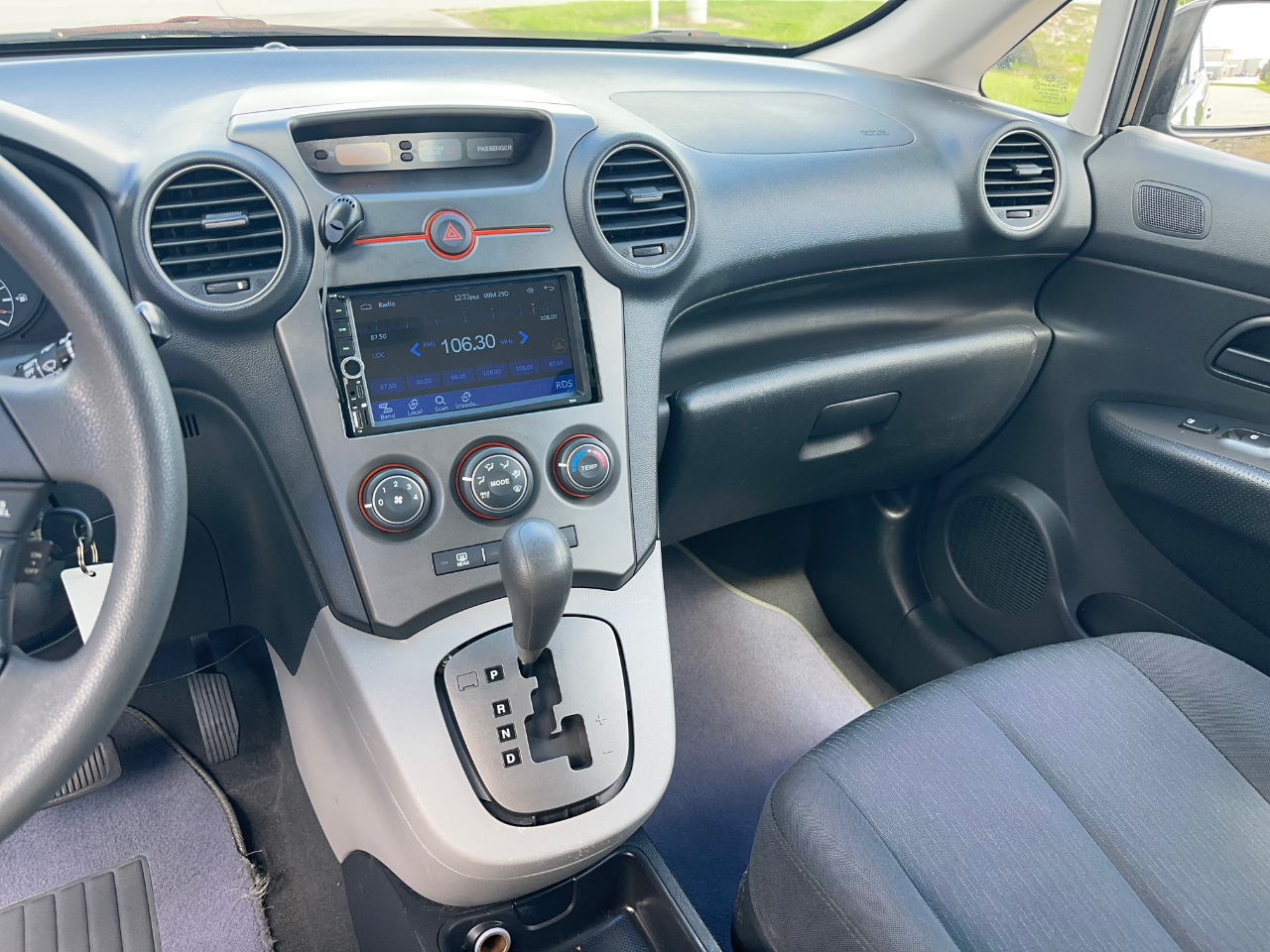 Kia Rondo LX 2009
