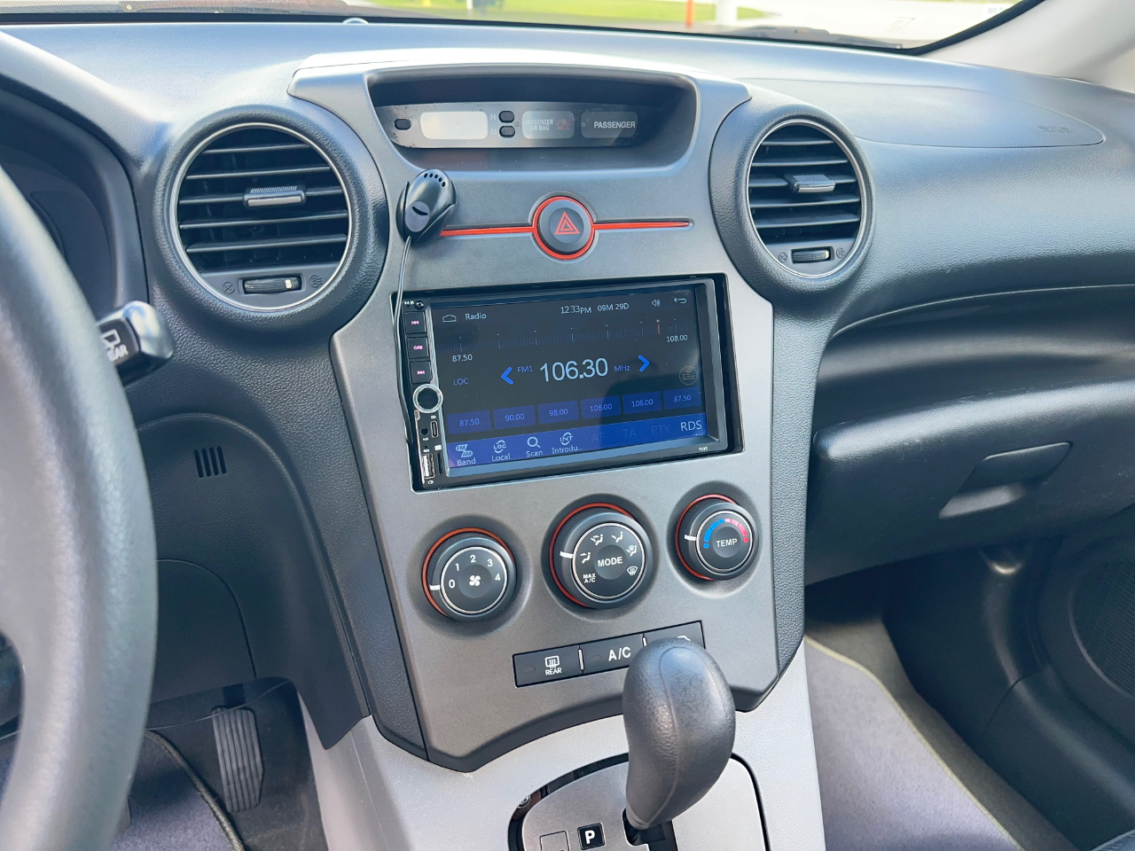 Kia Rondo LX 2009