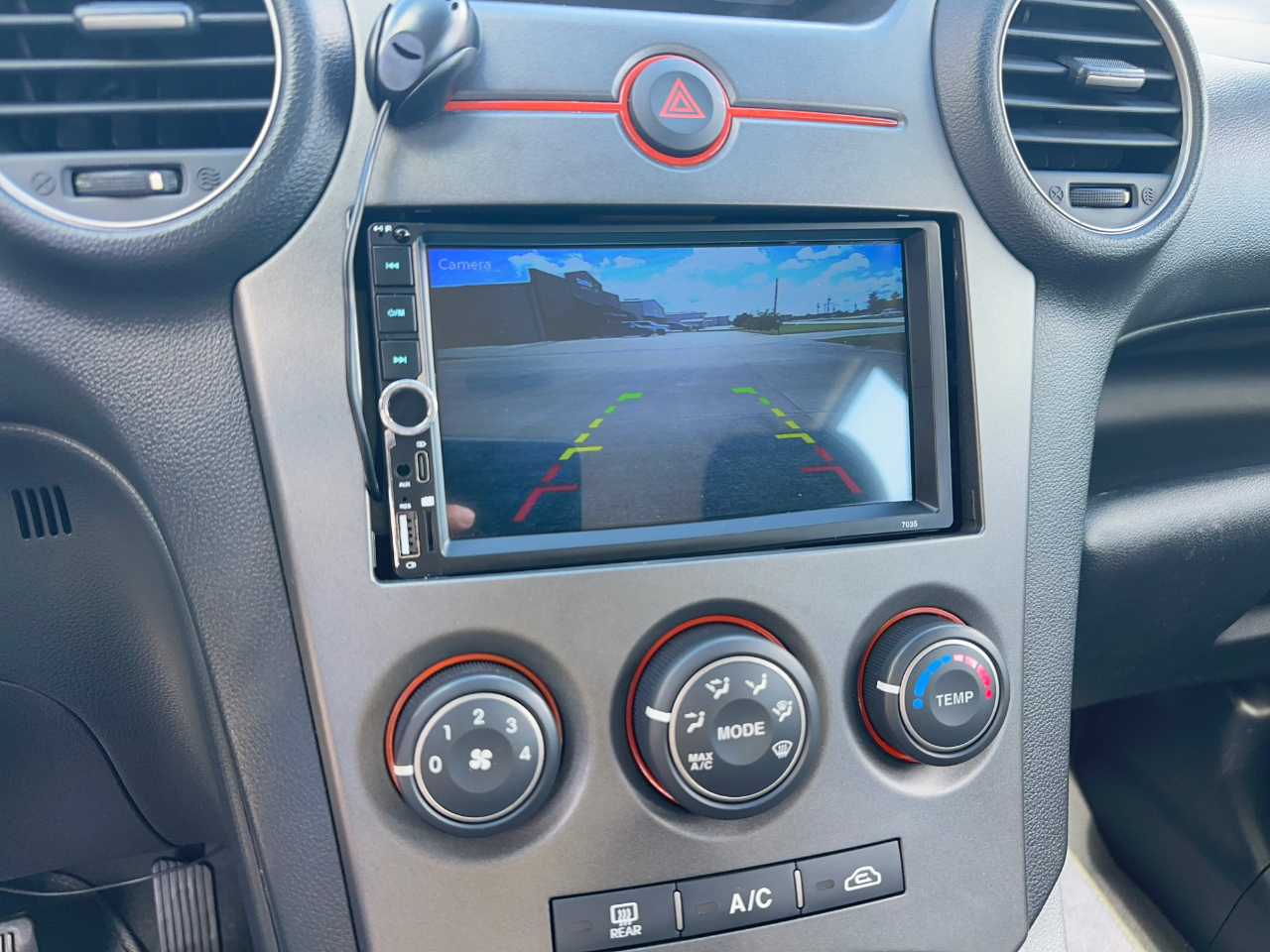 Kia Rondo LX 2009