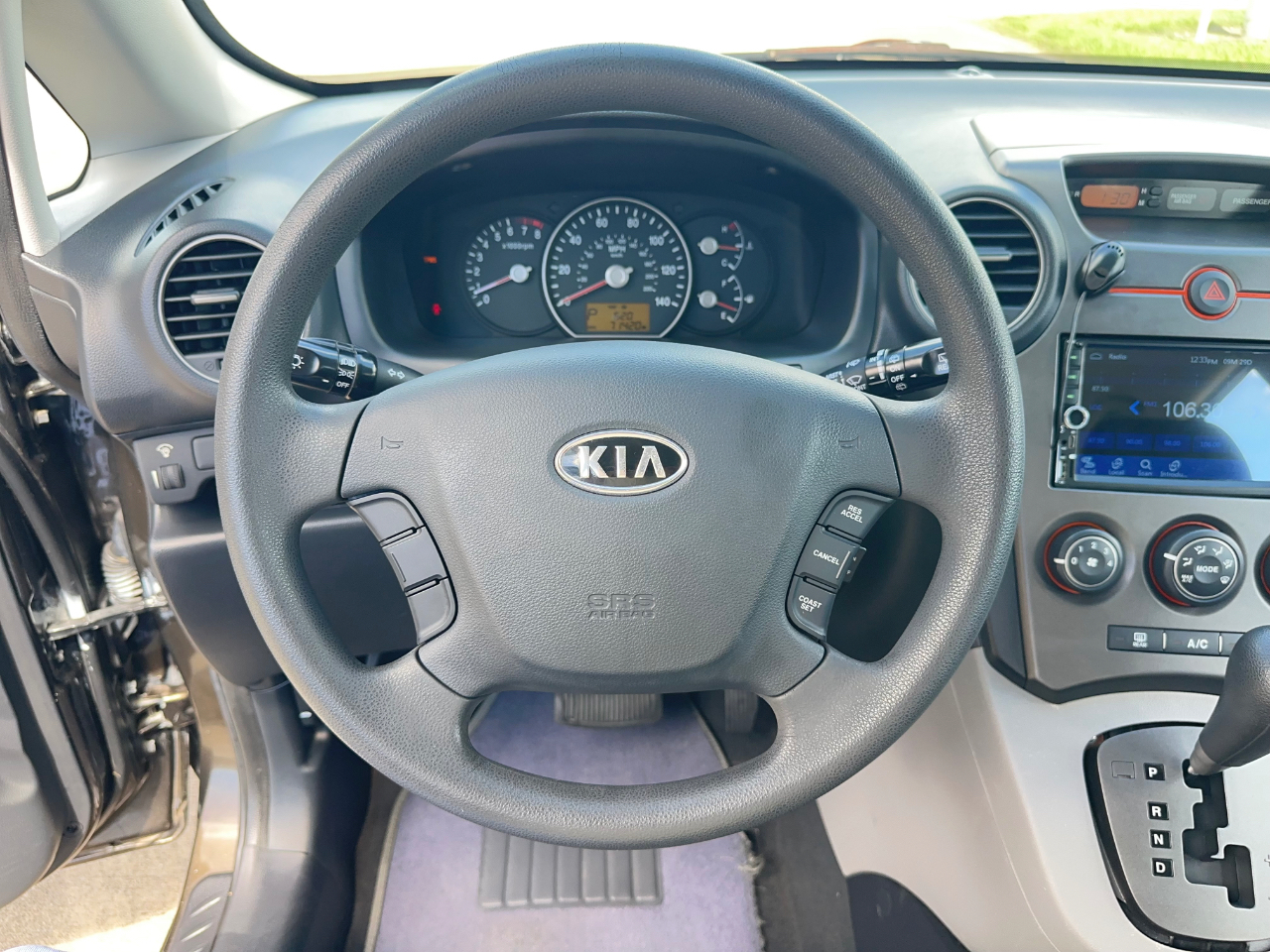 Kia Rondo LX 2009