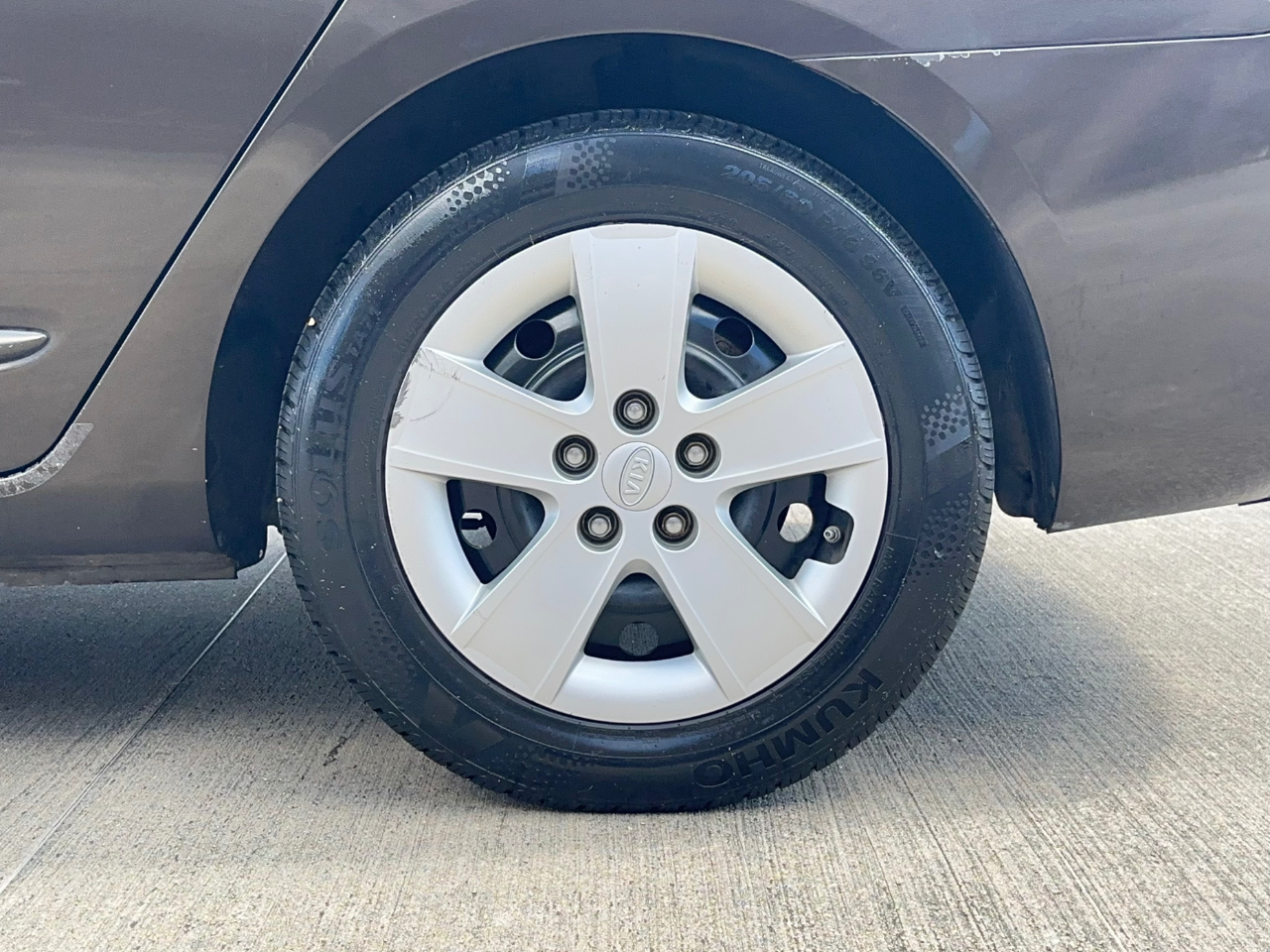 Kia Rondo LX 2009