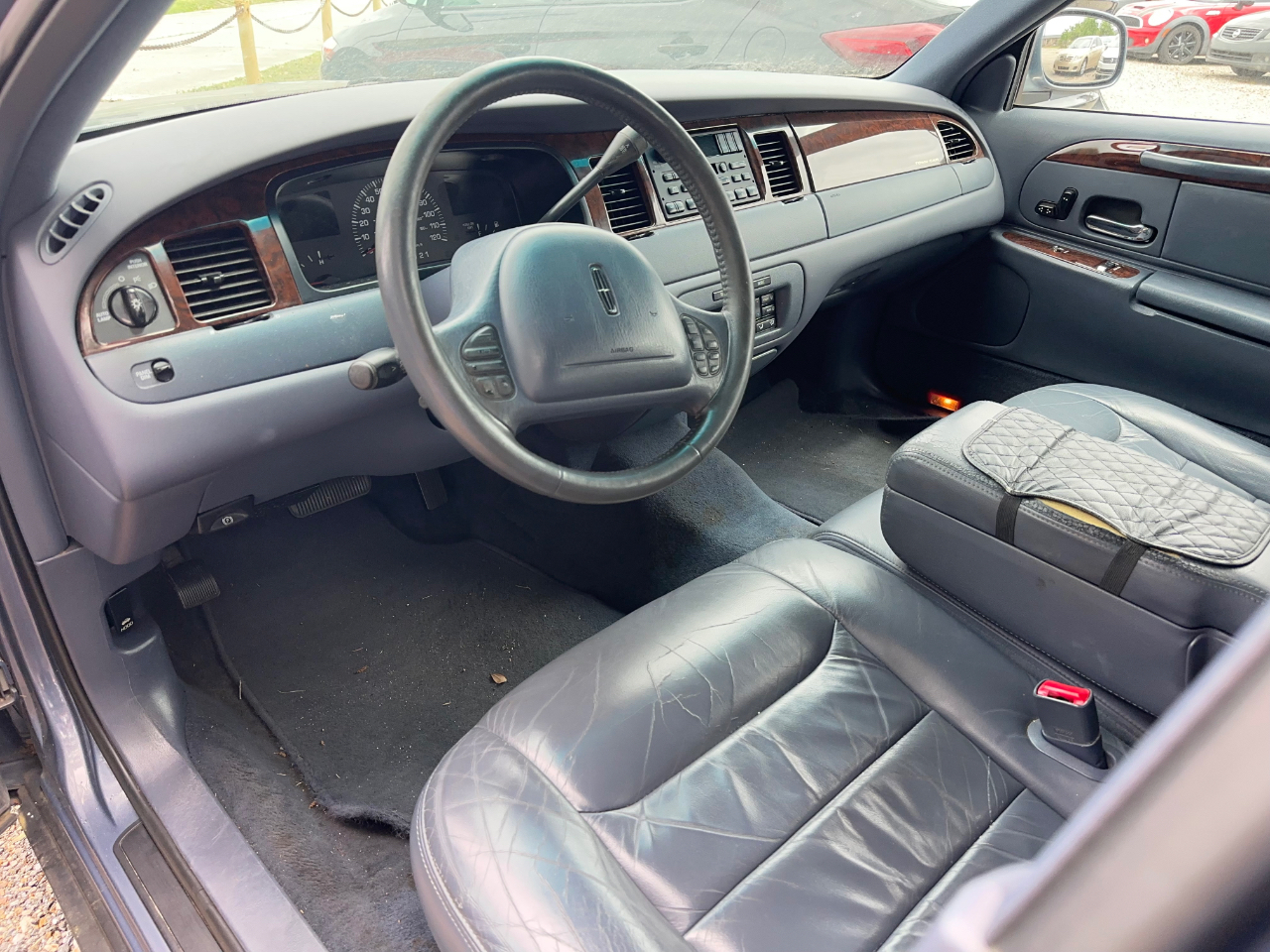 Lincoln Town Car Signature 2000