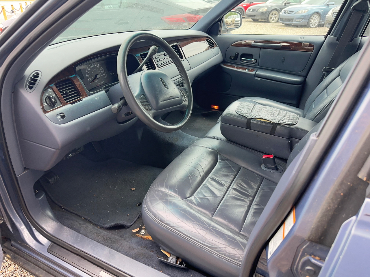 Lincoln Town Car Signature 2000