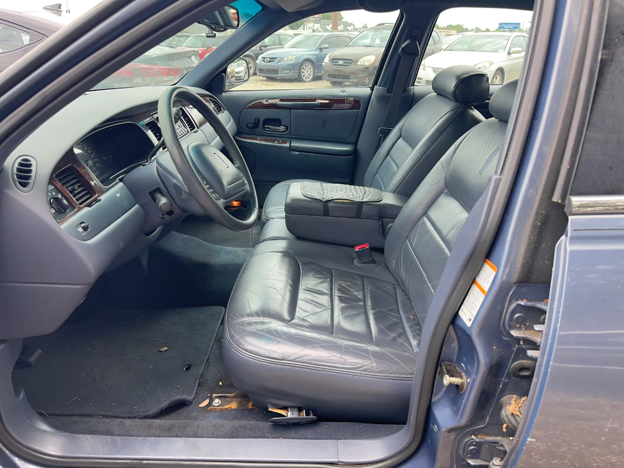 Lincoln Town Car Signature 2000