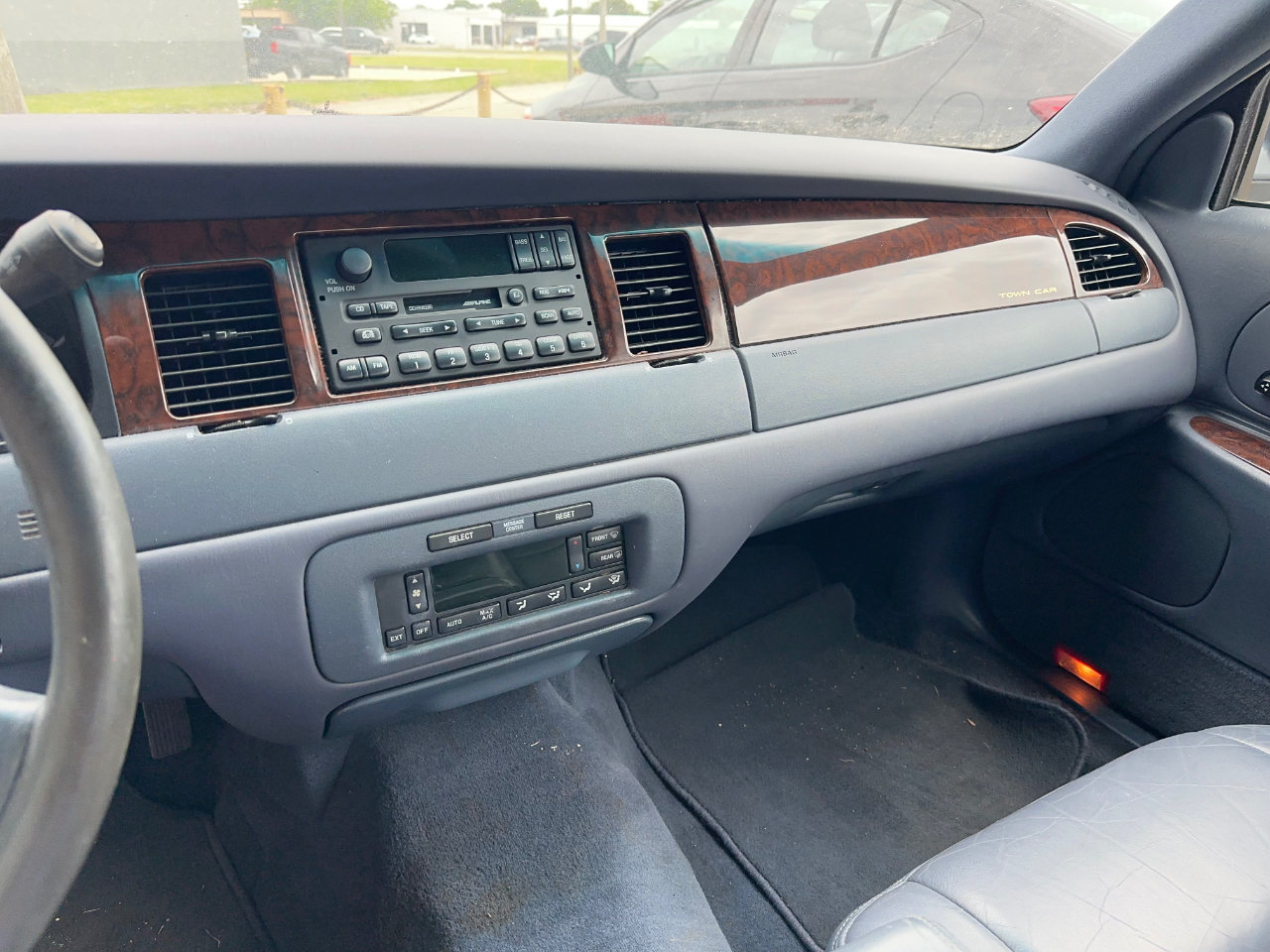 Lincoln Town Car Signature 2000
