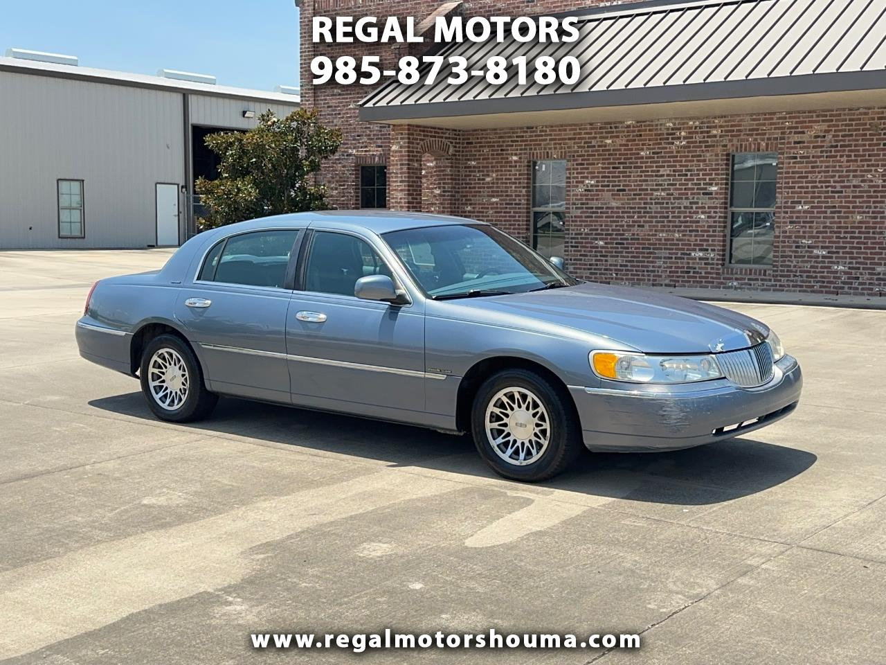 2000 Lincoln Town Car Signature