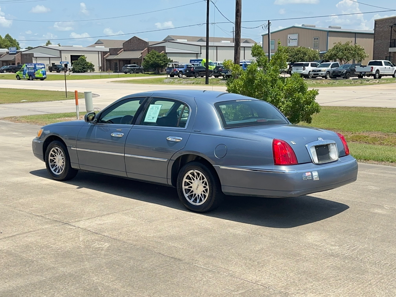Lincoln Town Car Signature 2000