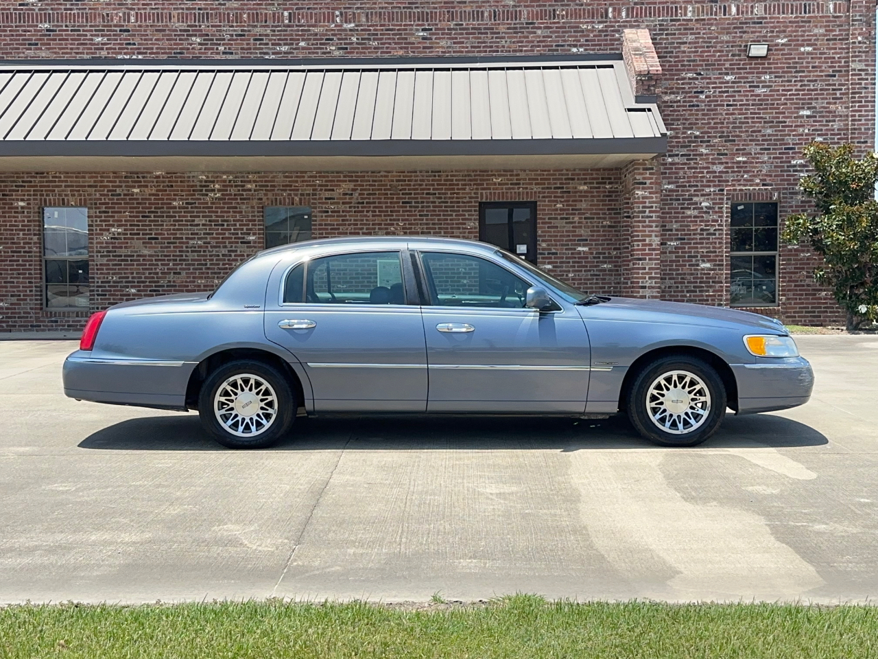 Lincoln Town Car Signature 2000