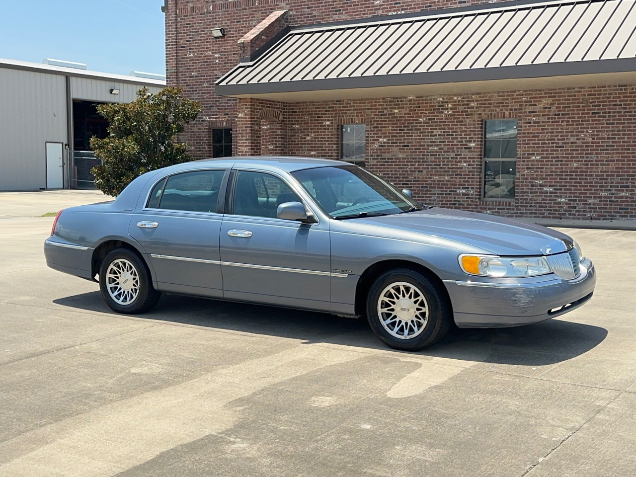 Lincoln Town Car Signature 2000