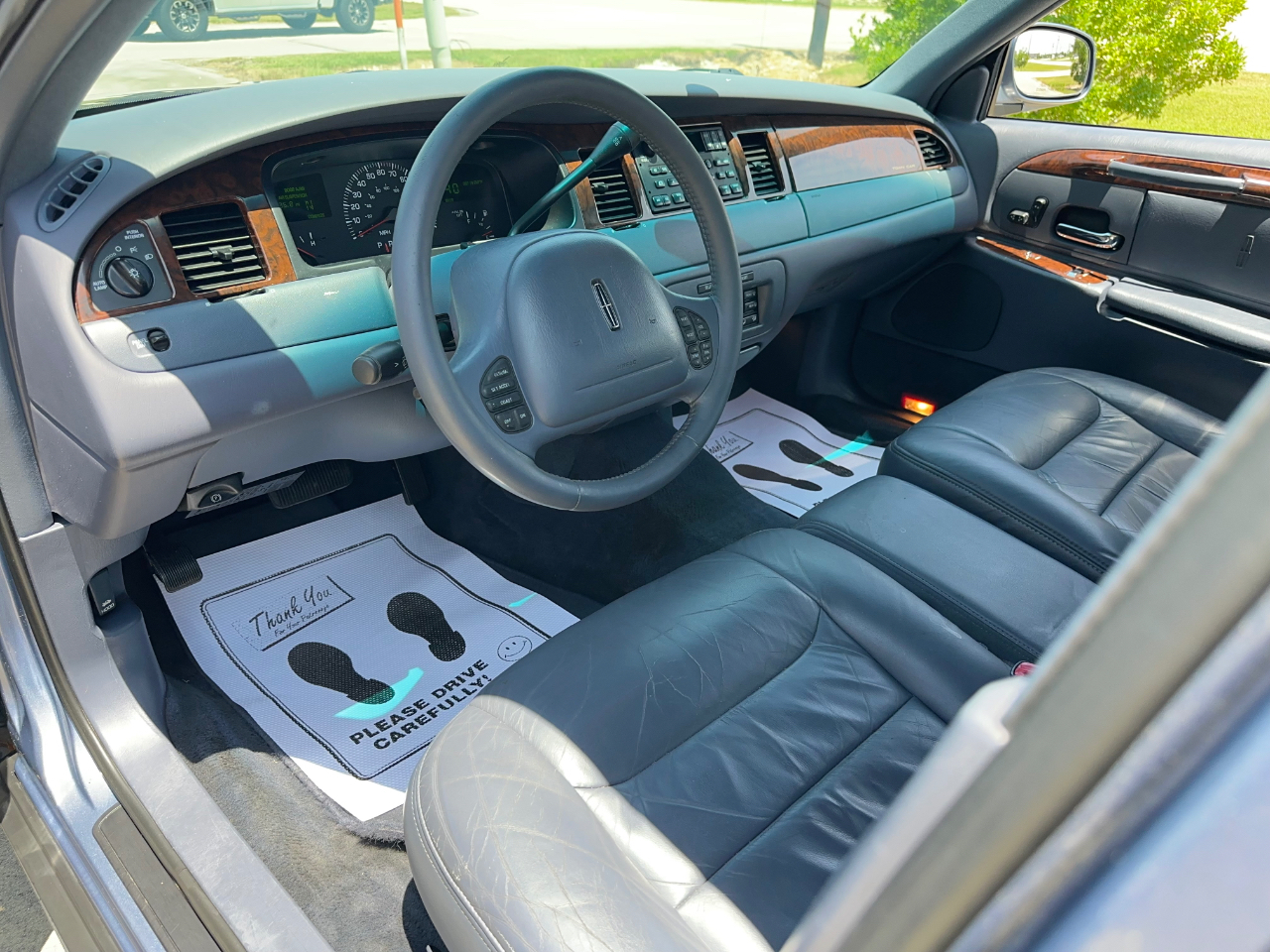 Lincoln Town Car Signature 2000