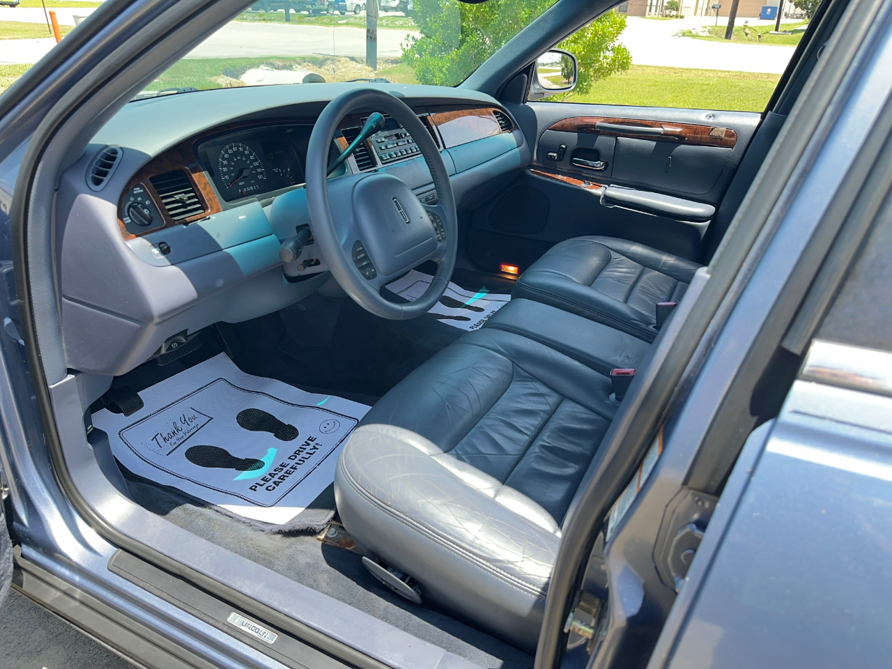 Lincoln Town Car Signature 2000