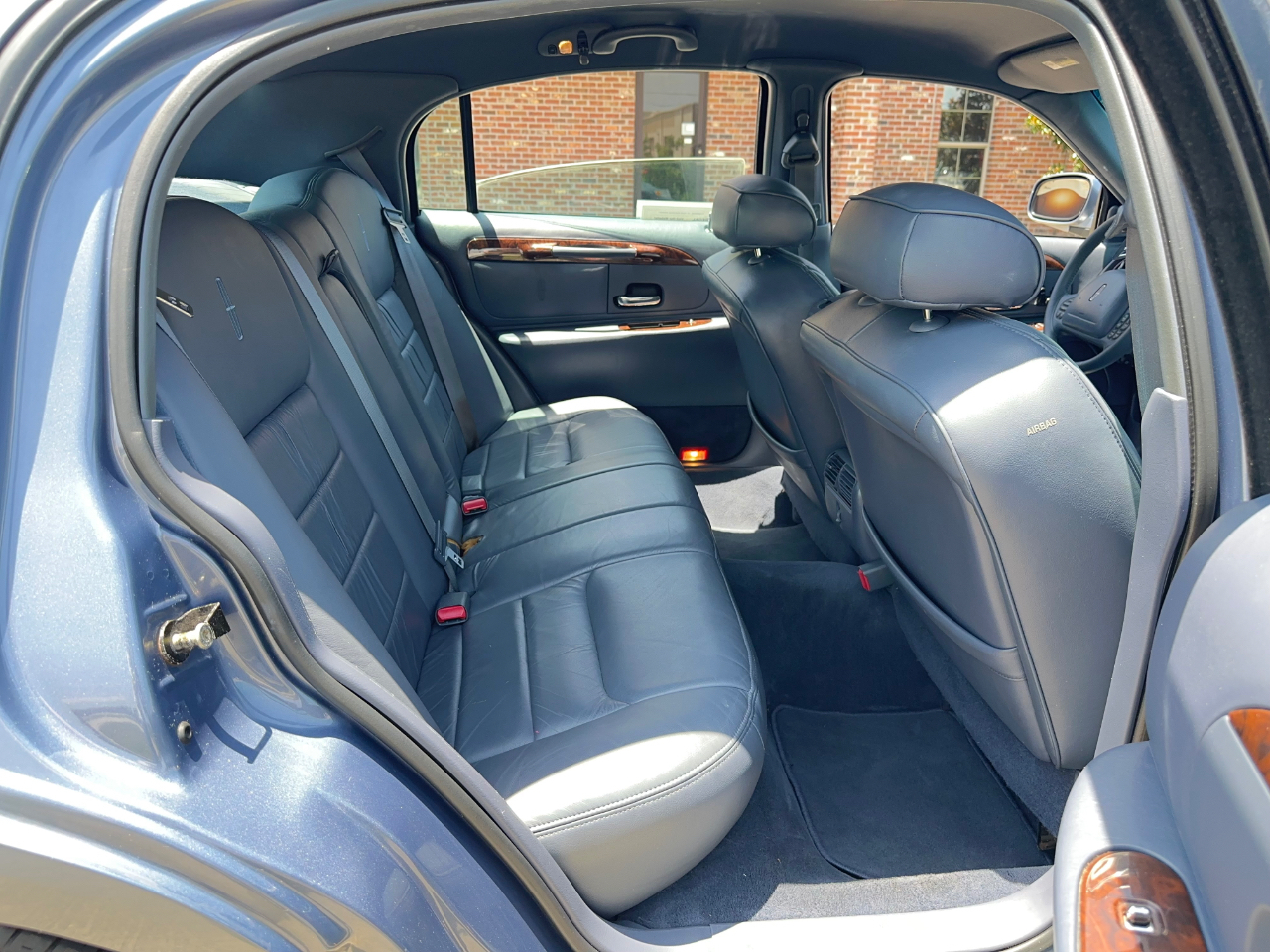 Lincoln Town Car Signature 2000