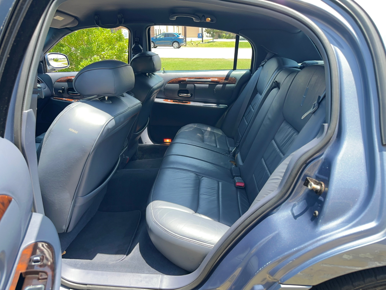 Lincoln Town Car Signature 2000