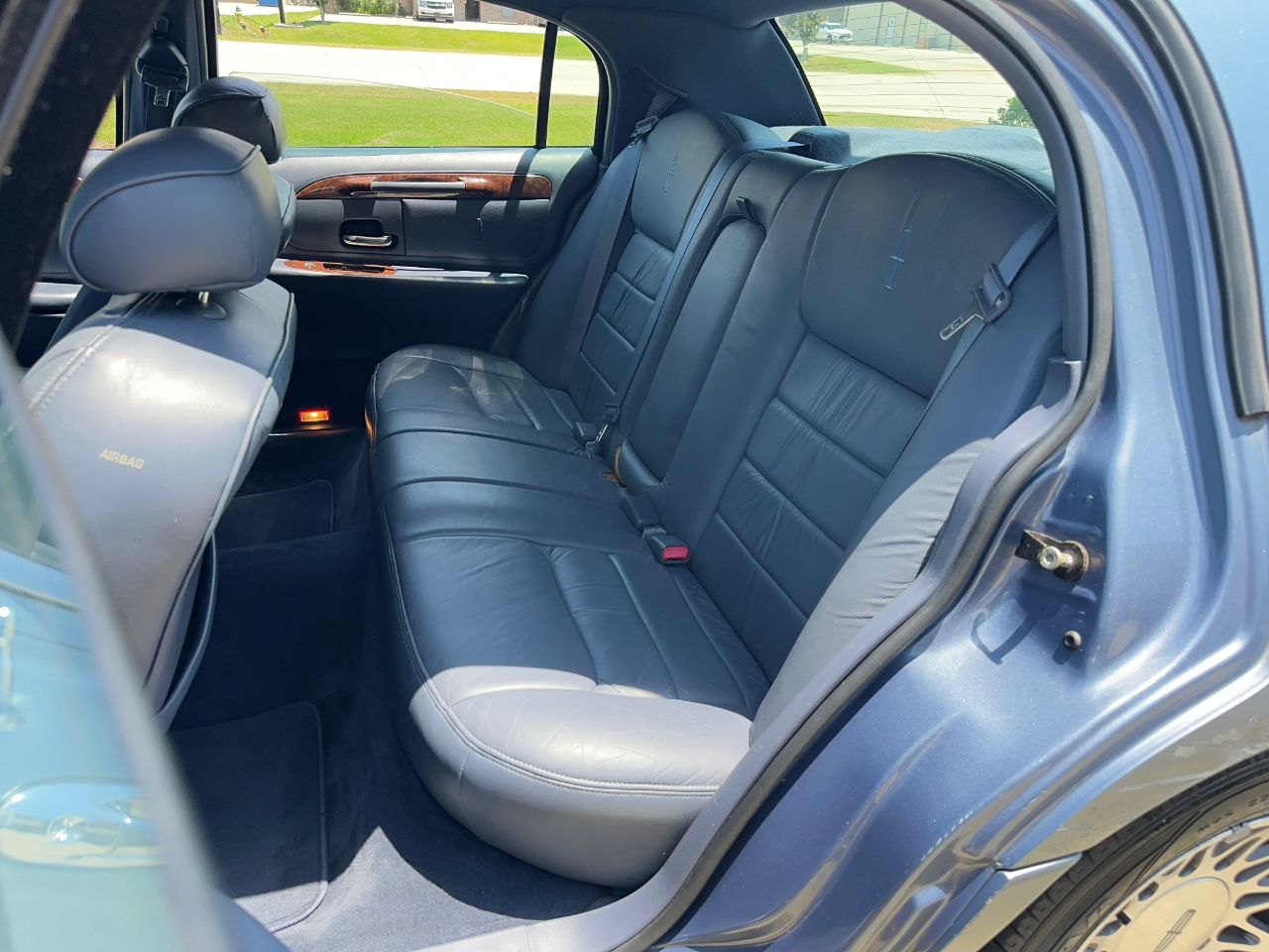 Lincoln Town Car Signature 2000