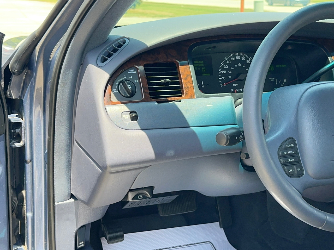 Lincoln Town Car Signature 2000