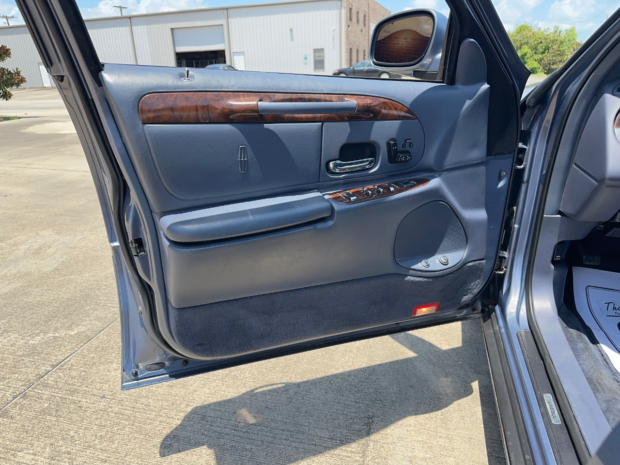 Lincoln Town Car Signature 2000