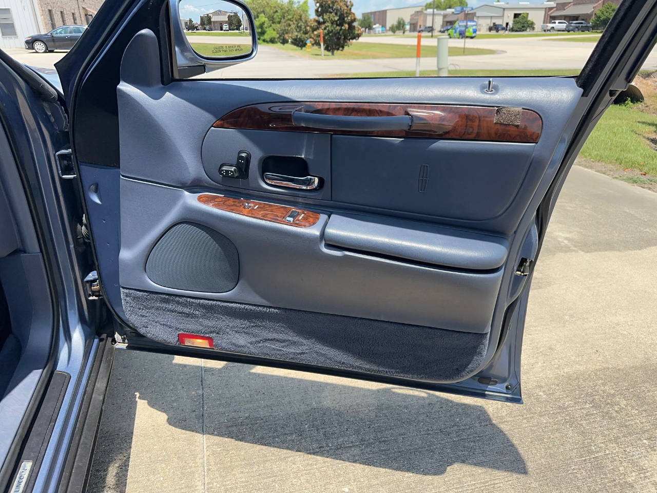Lincoln Town Car Signature 2000