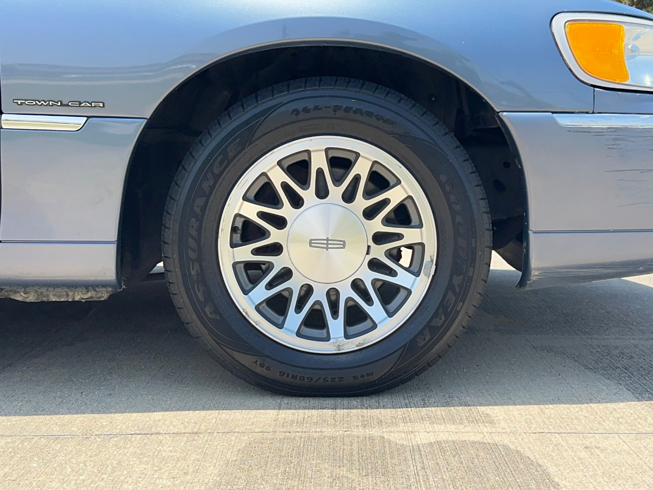 Lincoln Town Car Signature 2000