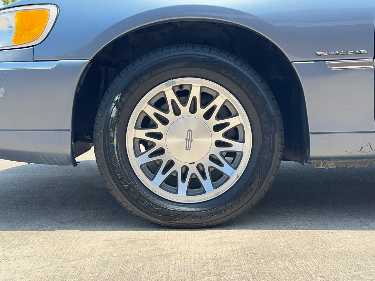 Lincoln Town Car Signature 2000
