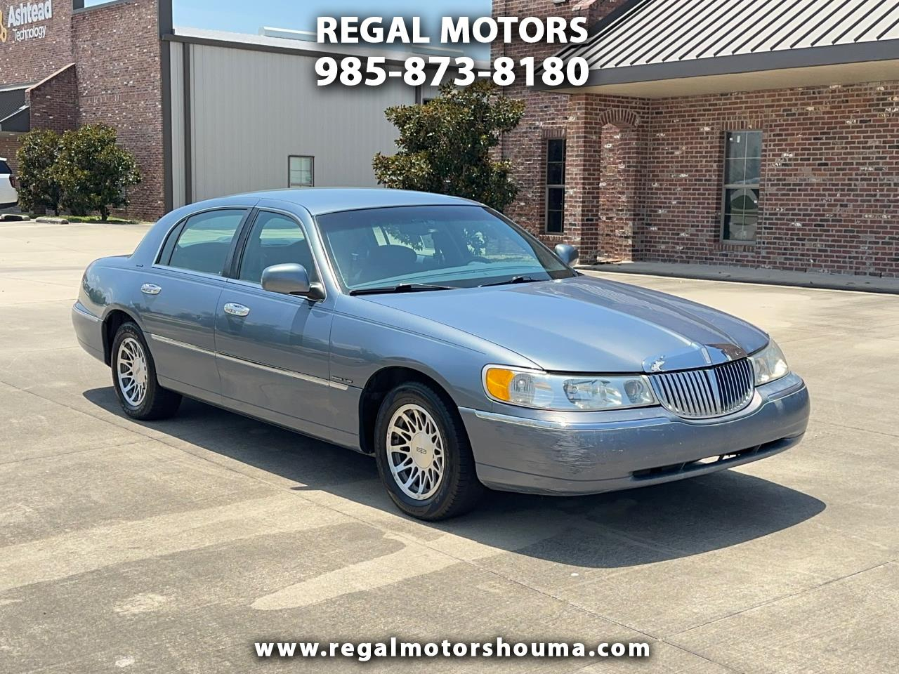 2000 Lincoln Town Car Signature