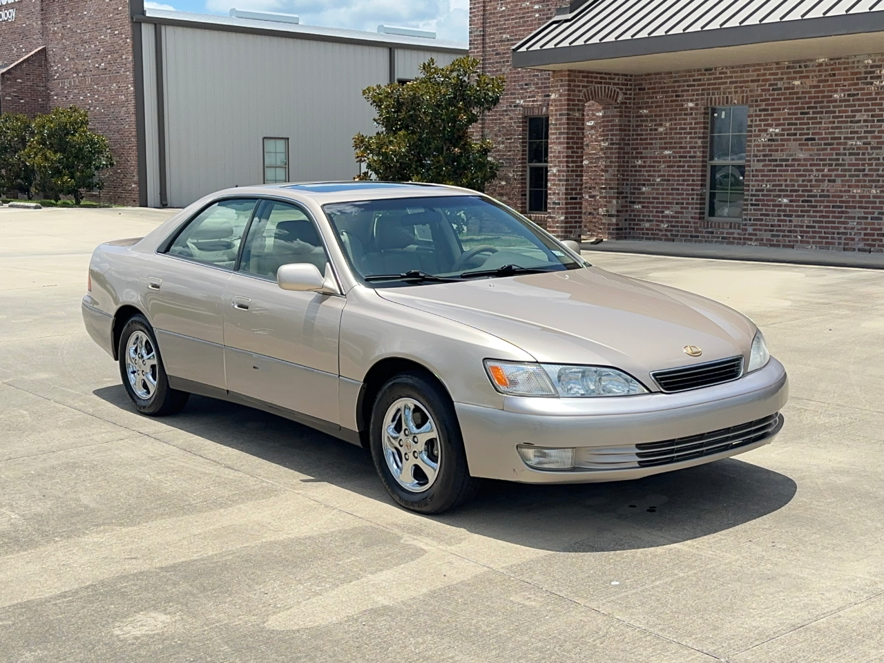 Lexus ES 300 Base 1999
