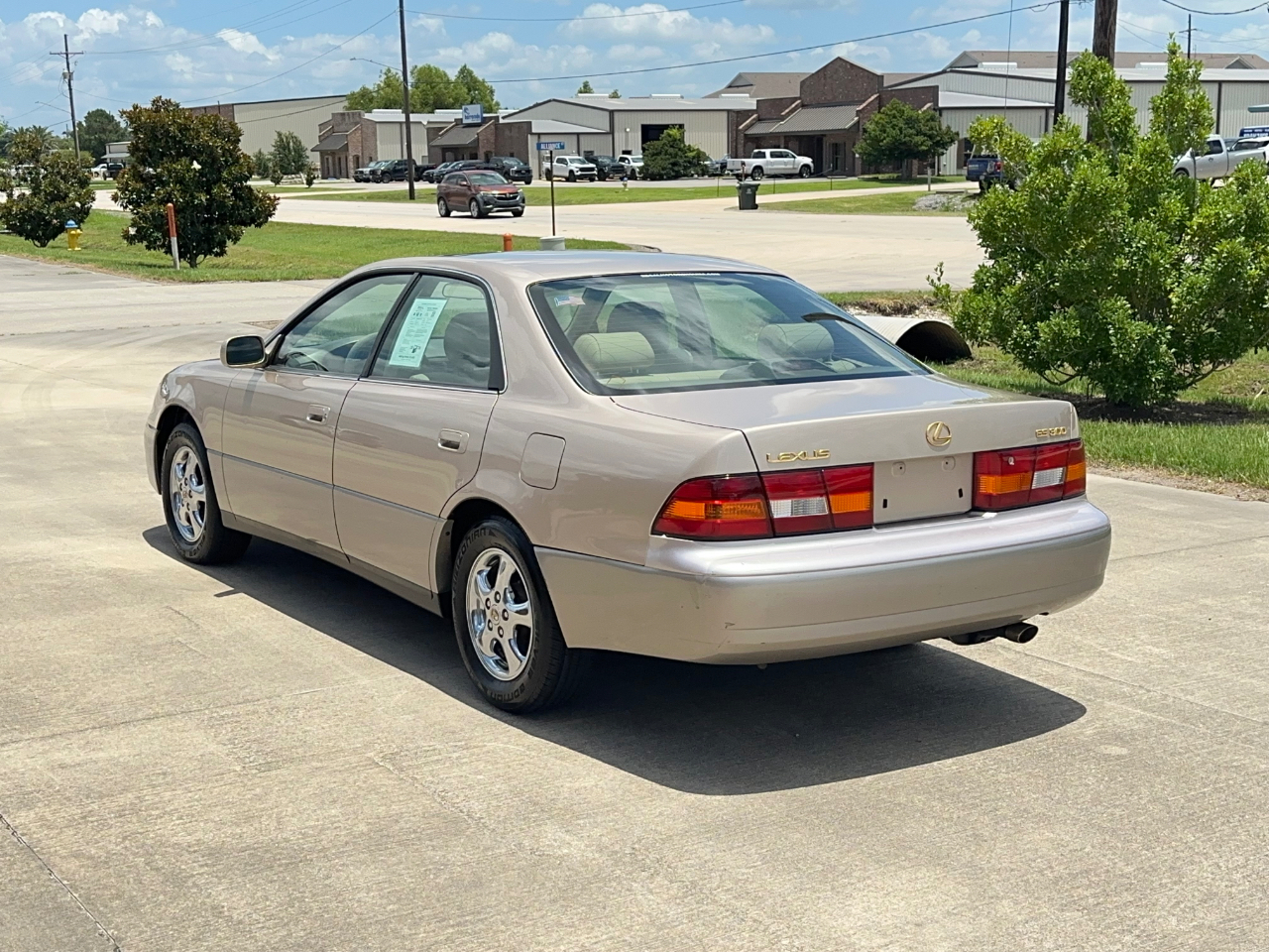 Lexus ES 300 Base 1999