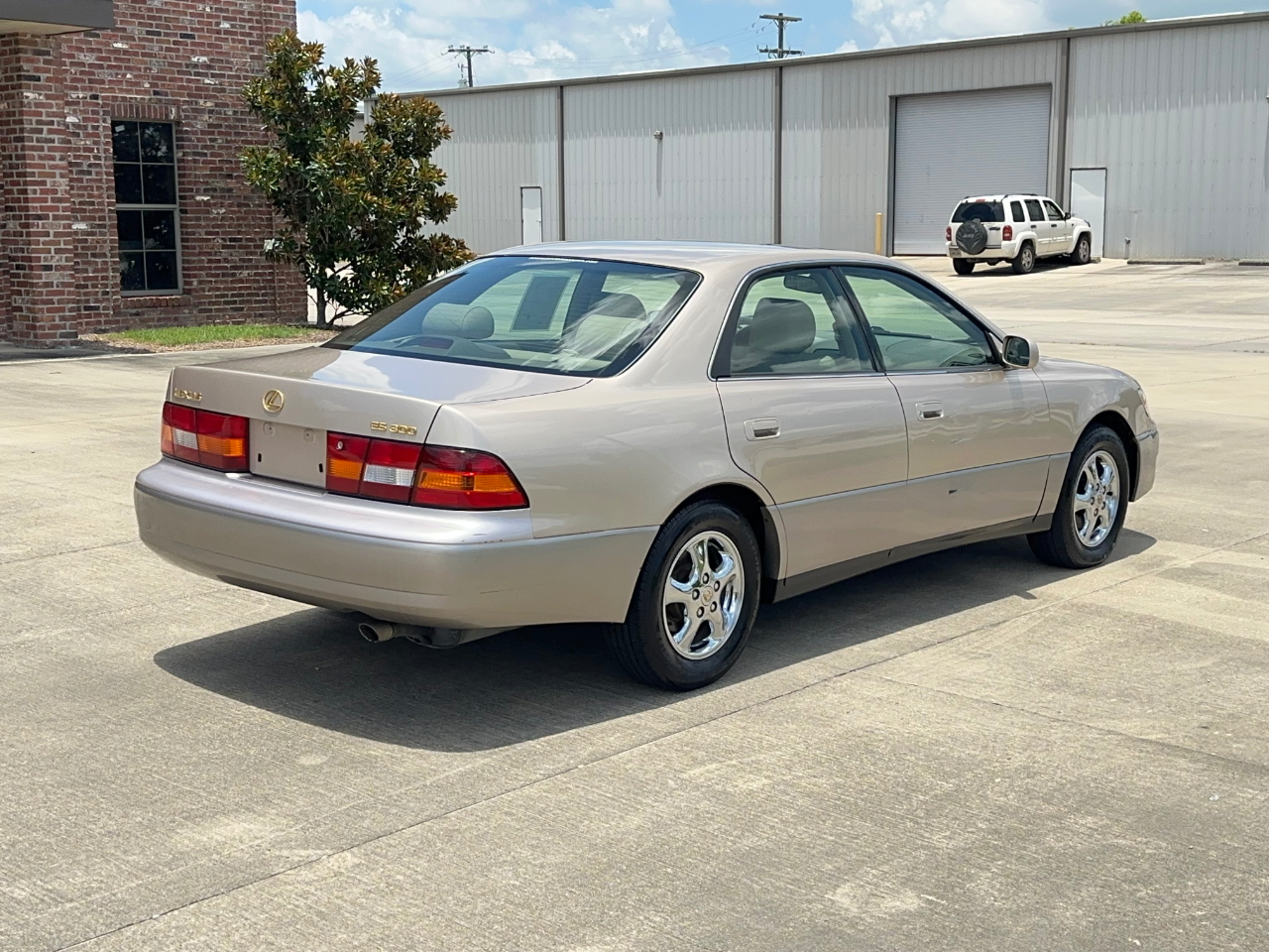 Lexus ES 300 Base 1999